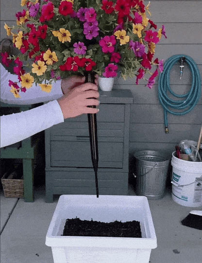 Buitendecoratie met kunstbloemen